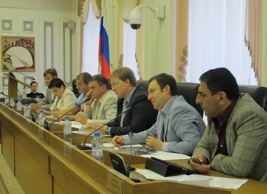 Контрактная система закупок - в центре внимания комитета
