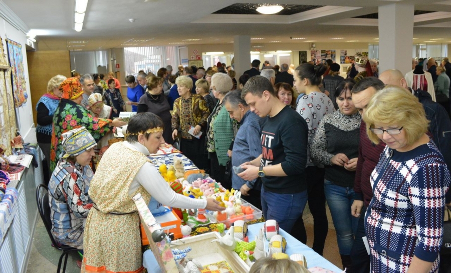 В дни всенародных праздников