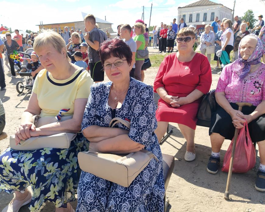 Барахолка парфеньево. Парфеньево Костромская область. День поселка Парфеньево. Парфеньево Ивановская область.