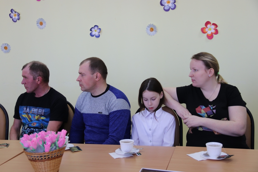 Многодетная семья. День семьи в Костроме. Поддержка многодетных семей. Многодетные семьи Кострома фото.