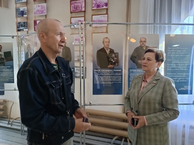 Выставка Отец Героя в п. Островское